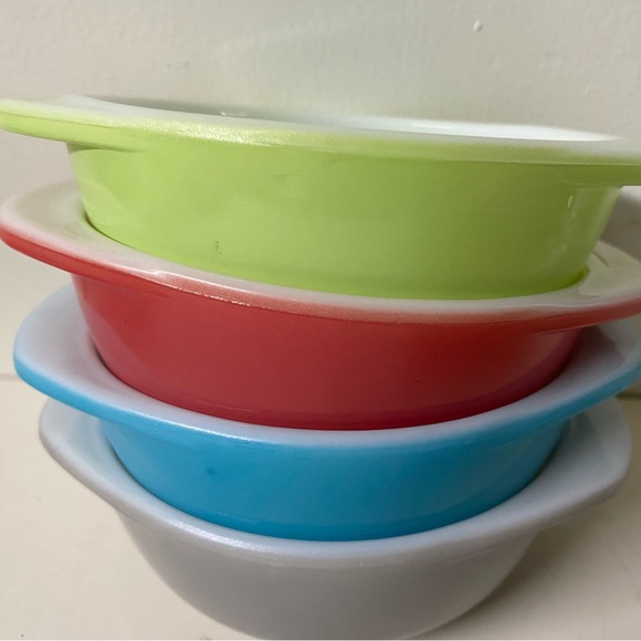Set of 4 Vintage Pyrex 080s Individual casseroles with ALL 4 lids - Picture 12 of 16